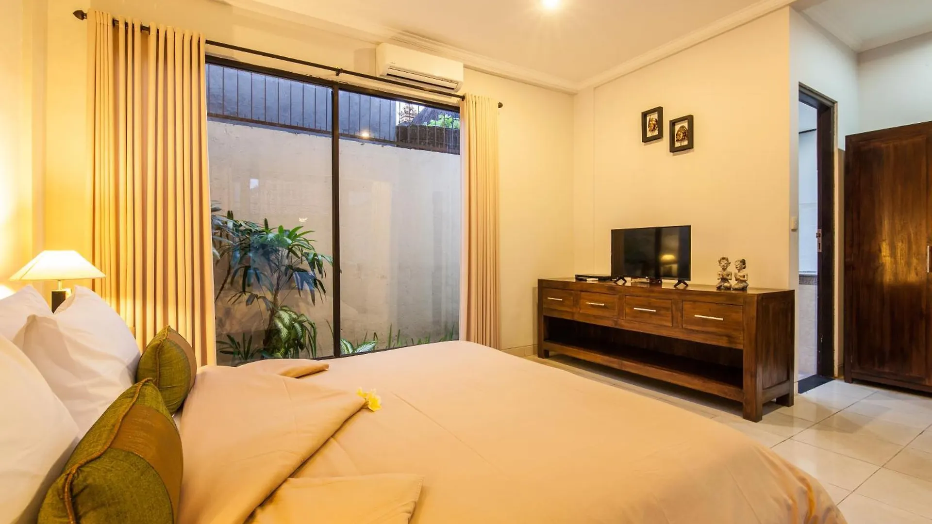 7-Br Private Pool Legian Villa 5-Min Walk To Beach And Shops Bali Seminyak  0*, Seminyak (Bali) Indonesia
